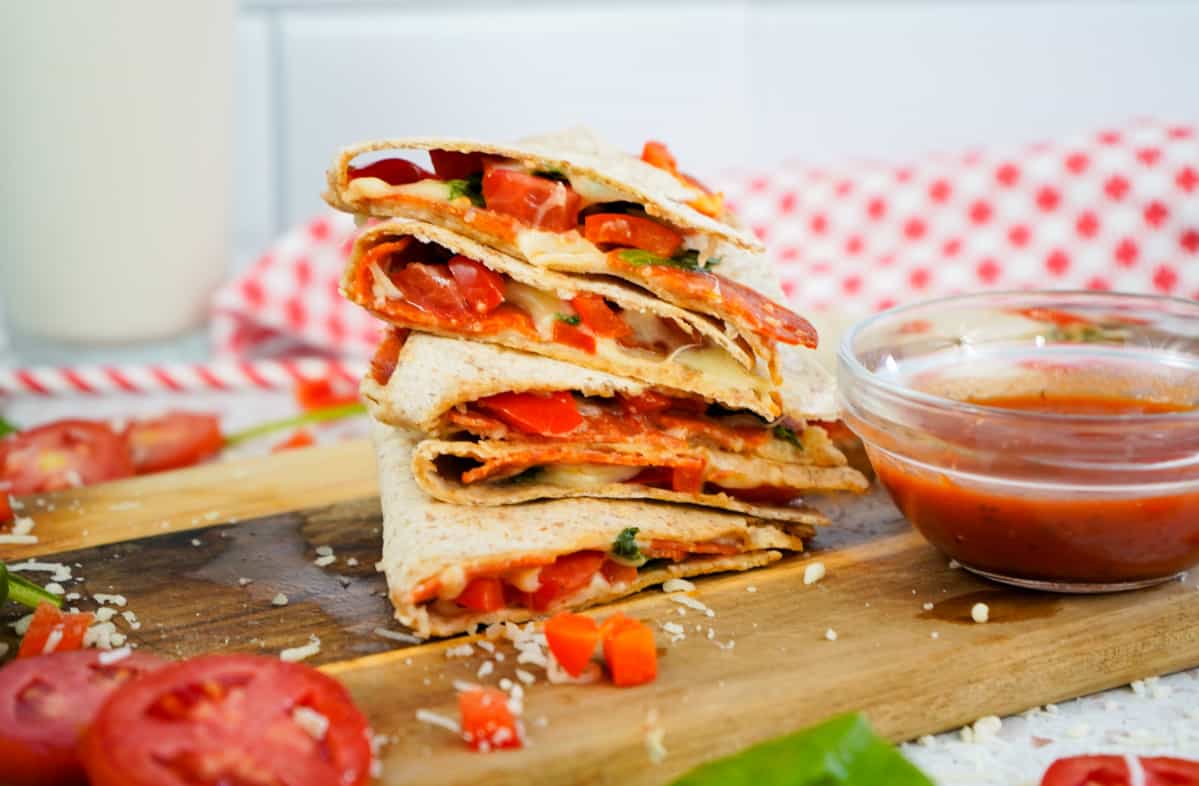 How to make Pizza Quesadillas 
