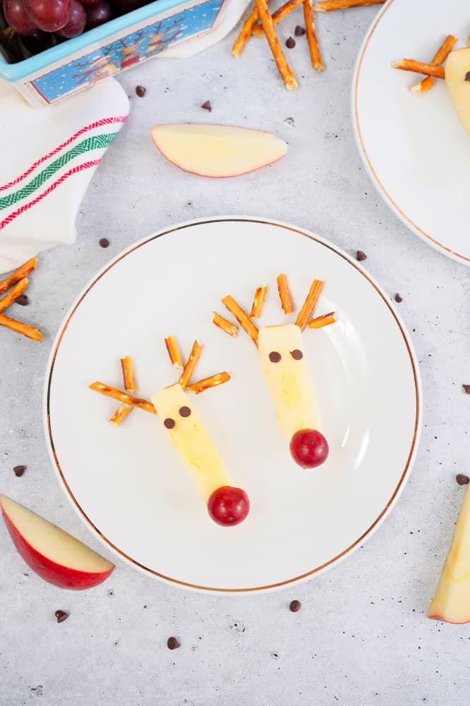 How to make Rudolph the Red nose Reindeer Snacks out of apples 