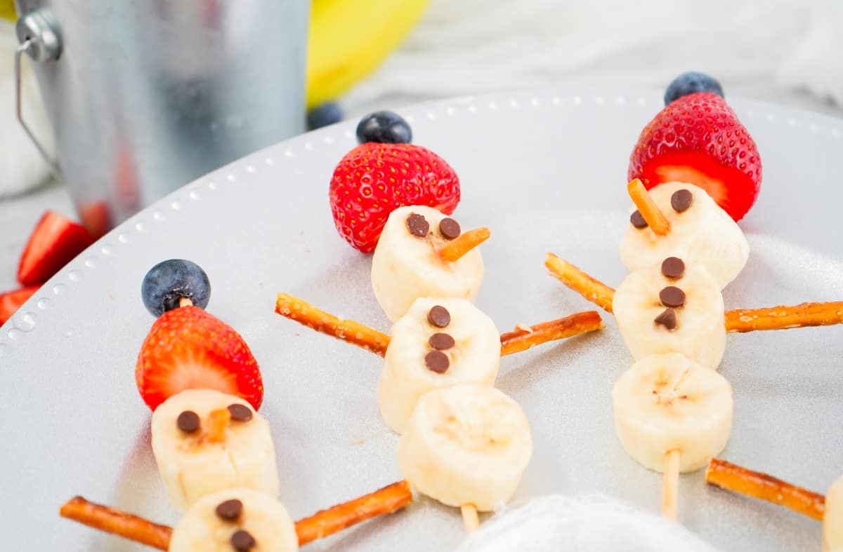 healthy snowmen fruit kabobs 