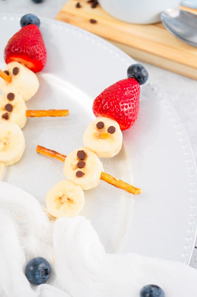 Easy Snowman Fruit Kabobs 