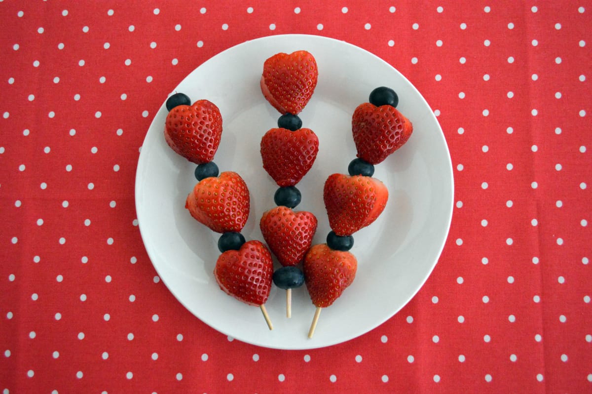 Easy Valentine's Day Treats with strawberries 