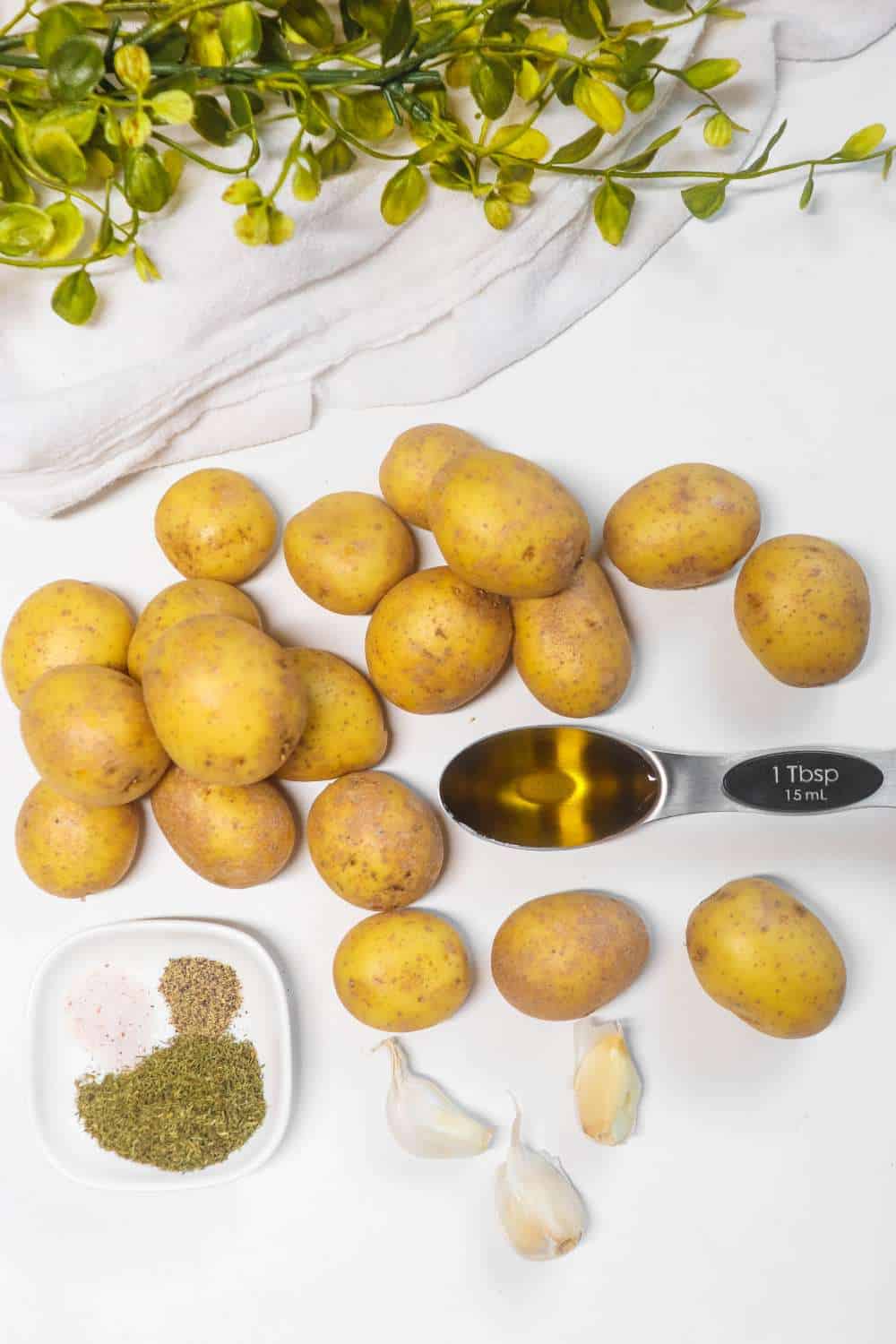 Dill & Garlic Roasted Potatoes ingredients