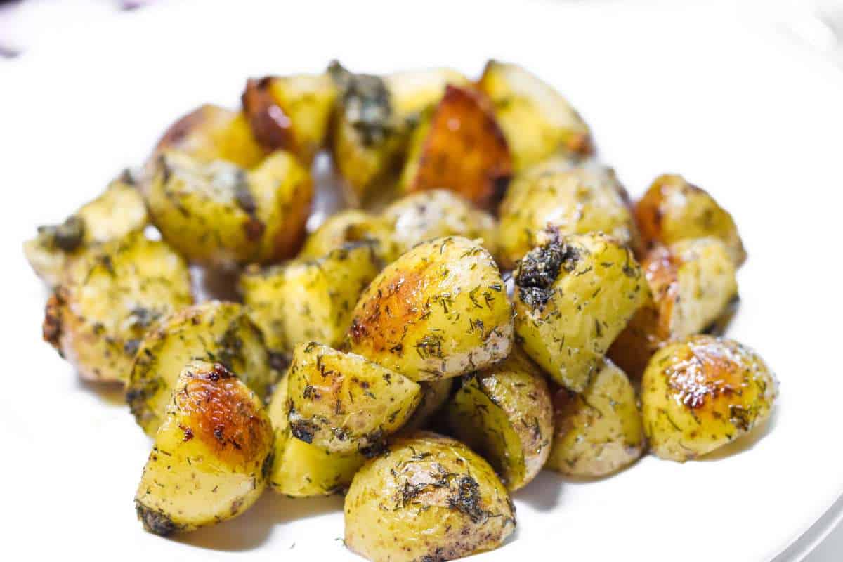 How to make Dill & Garlic Roasted Potatoes