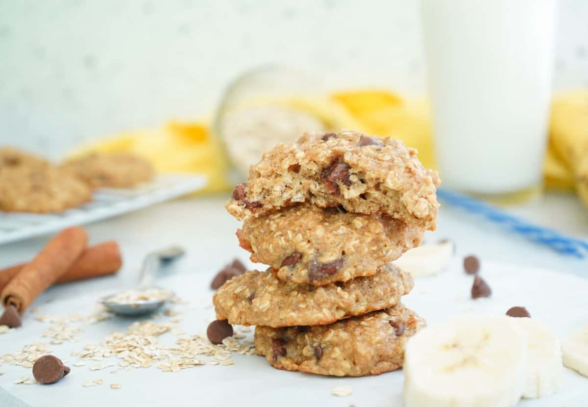 the best banana chocolate chip oatmeal cookies 