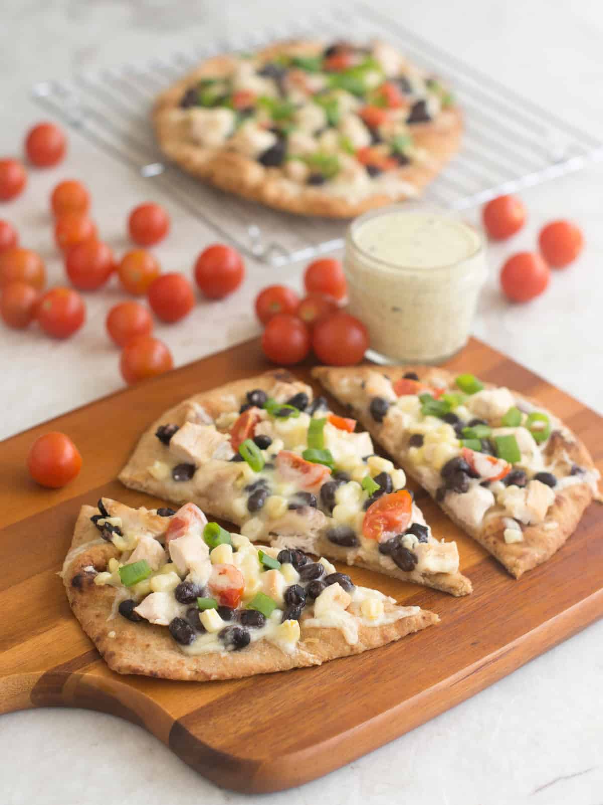 naan bread pizzas with chicken 