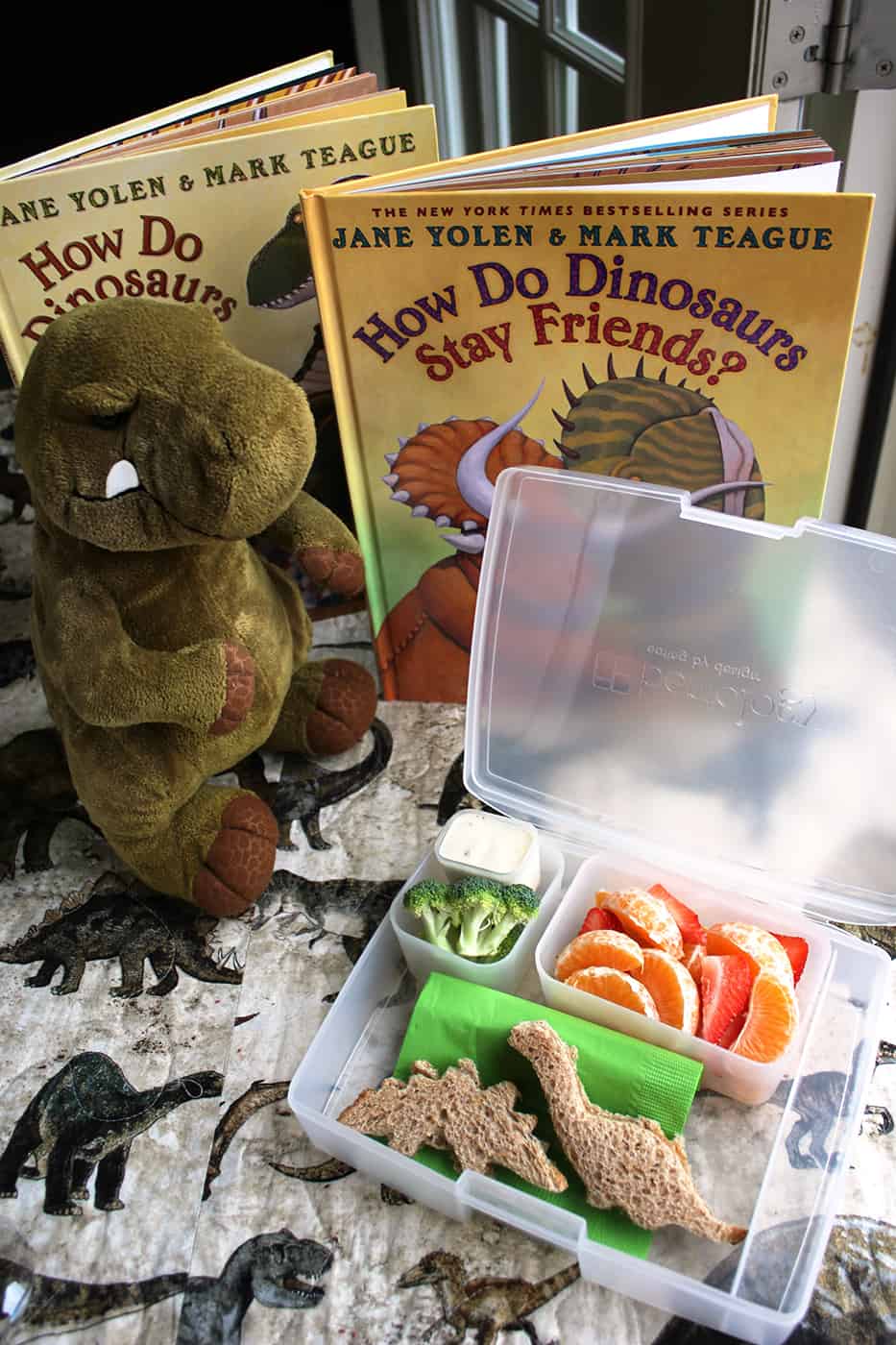 how to make a dinosaur lunch box 