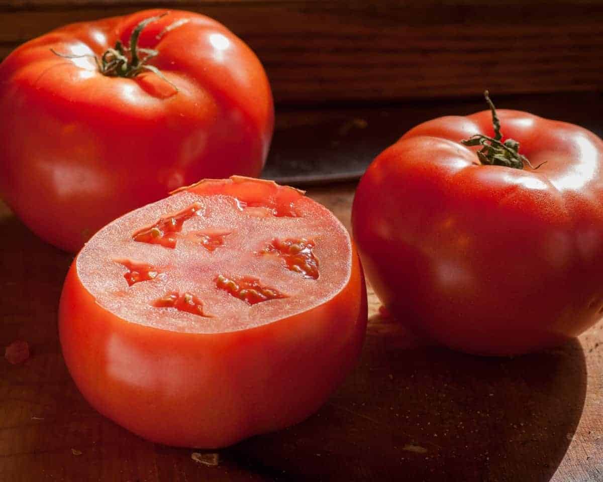 Tomatoes for egg salad sandwich