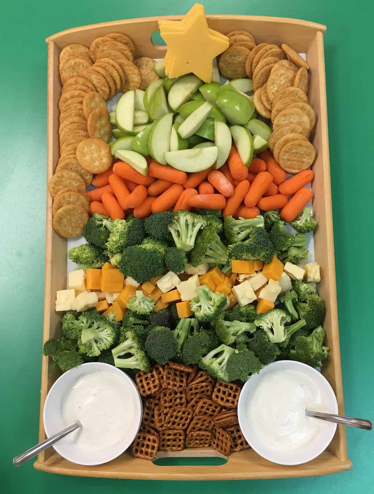 https://healthyfamilyproject.com/wp-content/uploads/2018/12/WEB-Fruit-Veggie-Christmas-Tree-Party-Tray.jpg