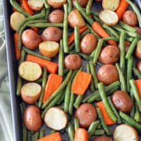 Easy Roasted Potatoes with Green Beans and Carrots