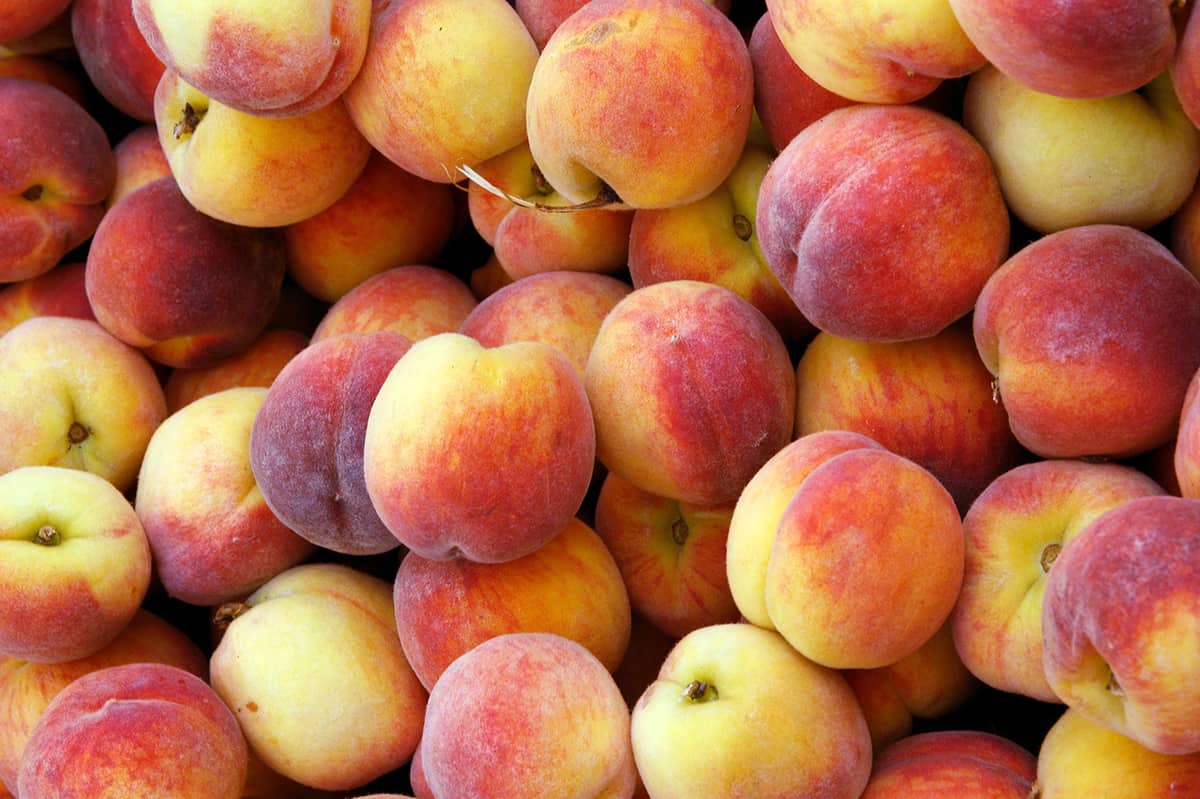 How to make a peach smoothie