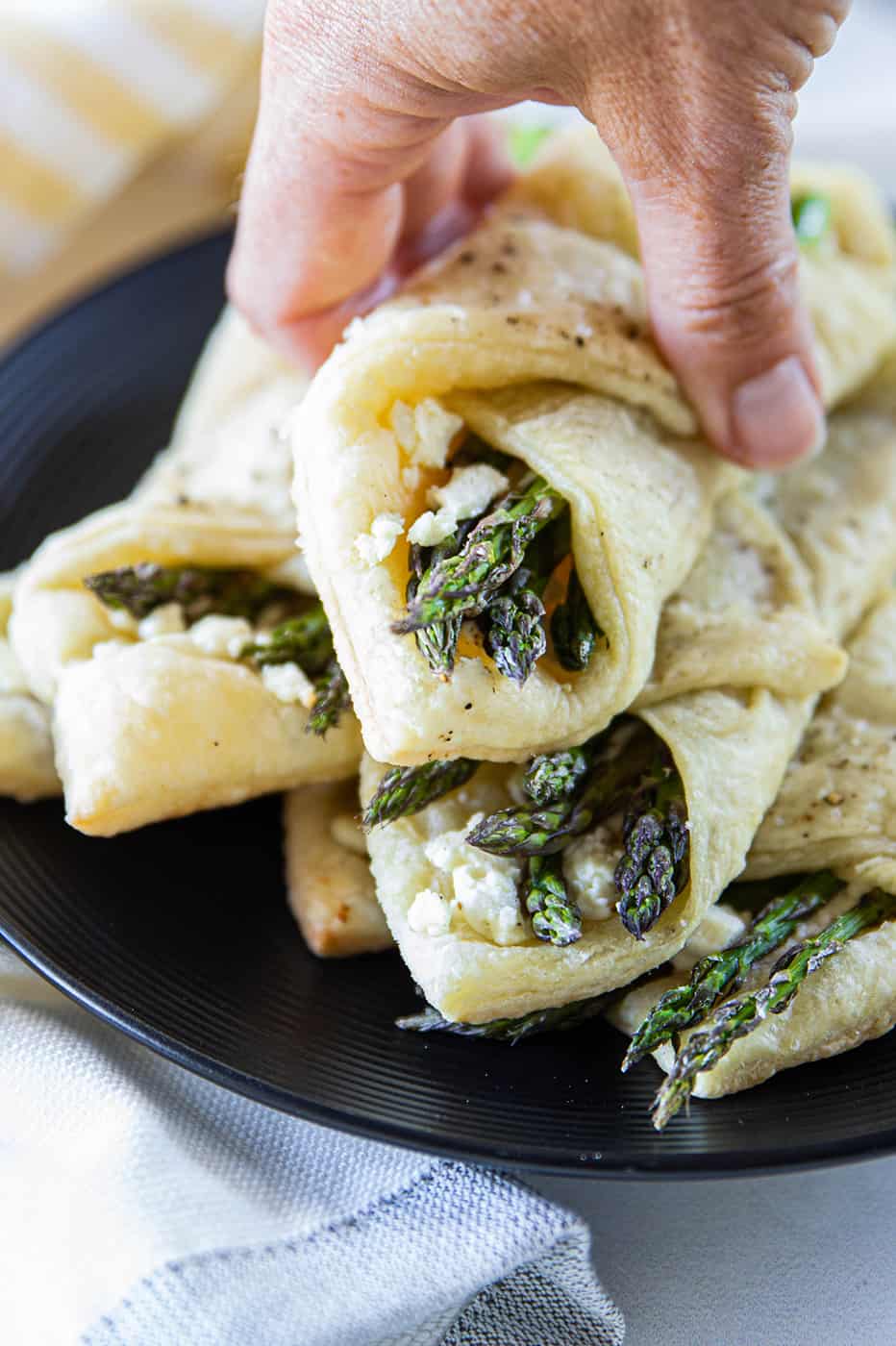 Asparagus puff pastry appetizer