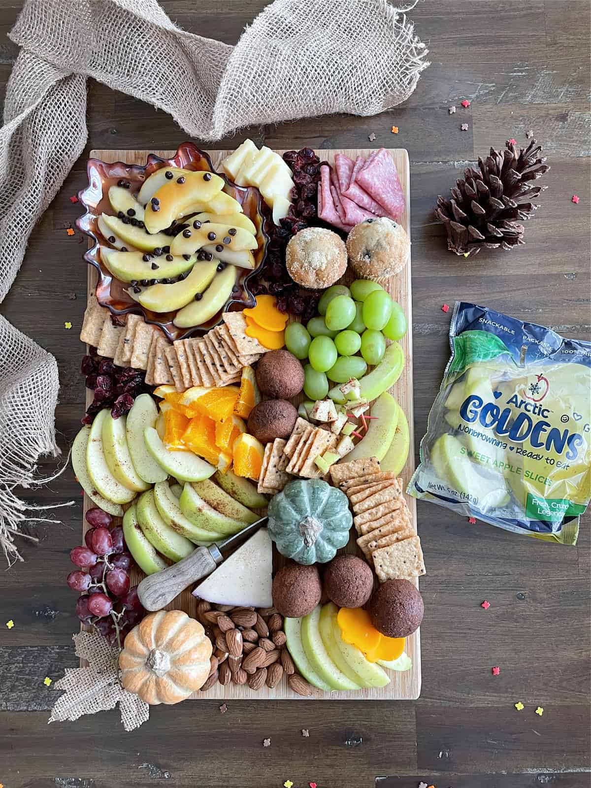 how to make a holiday grazing board