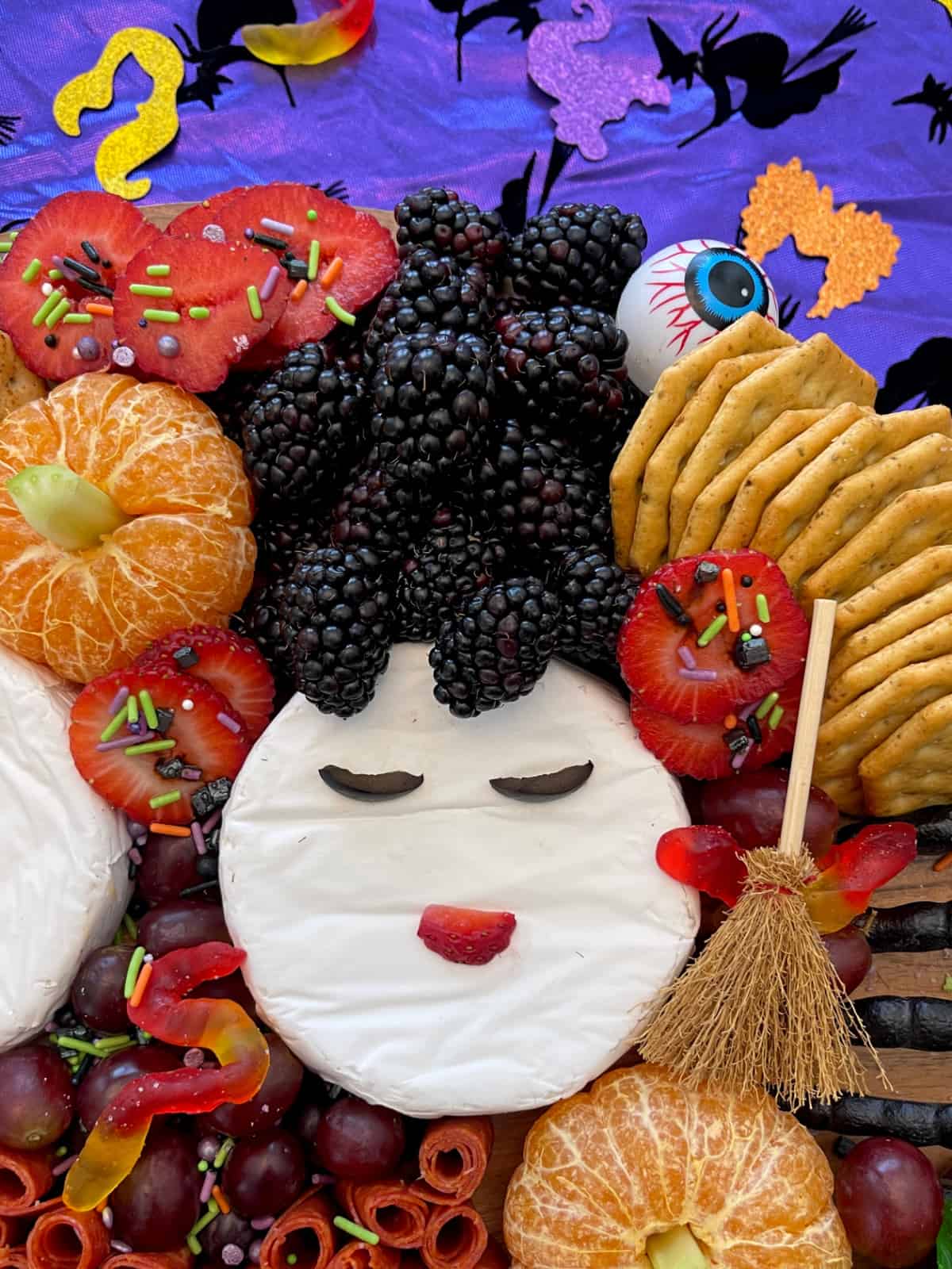 how to make a hocus pocus snack board