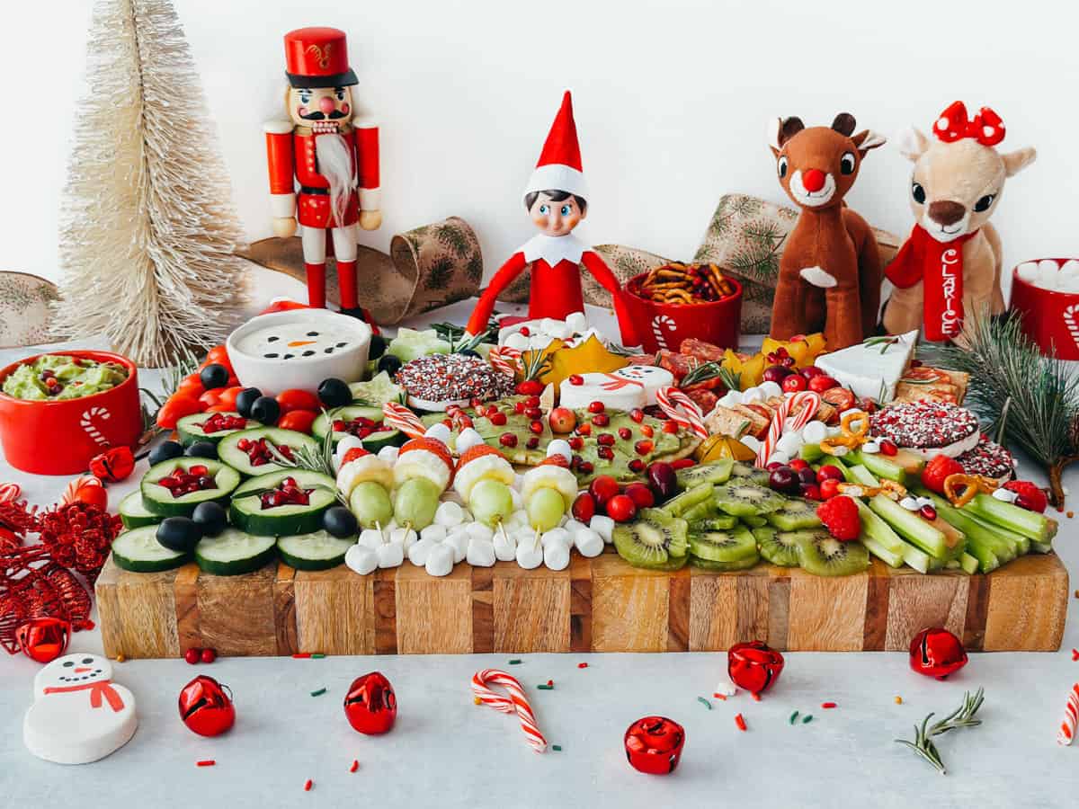 elf of the shelf snack board