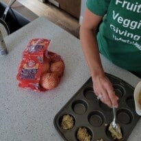 making sausage breakfast muffins