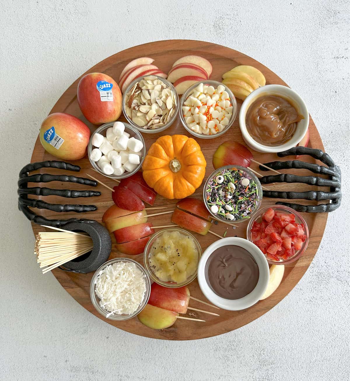 apple charcuterie board