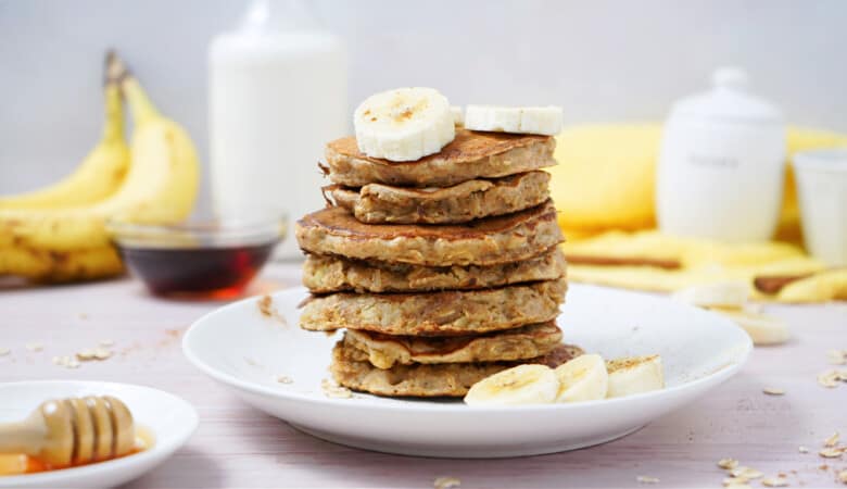 Banana Oatmeal Pancakes